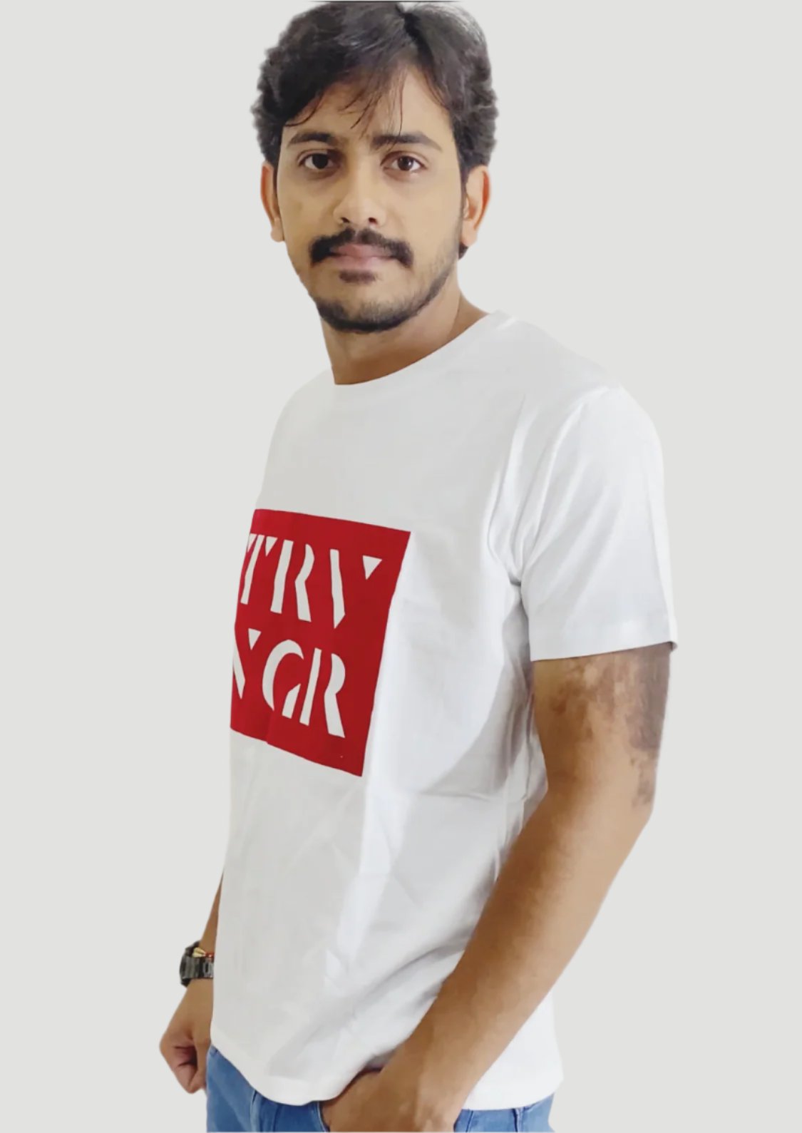 Exclusive men’s round neck white tshirt